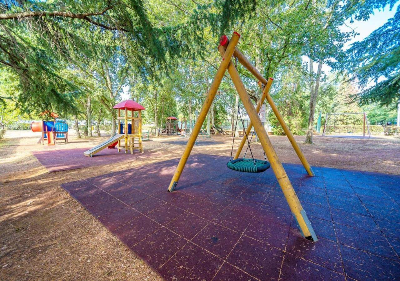 Camping Bijela Uvala - Eurocamp I Homair Пореч Екстериор снимка